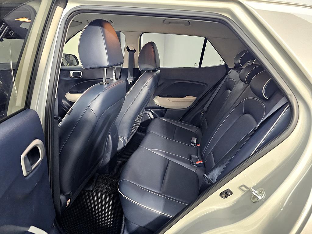 HYUNDAI Venue - Vista 9