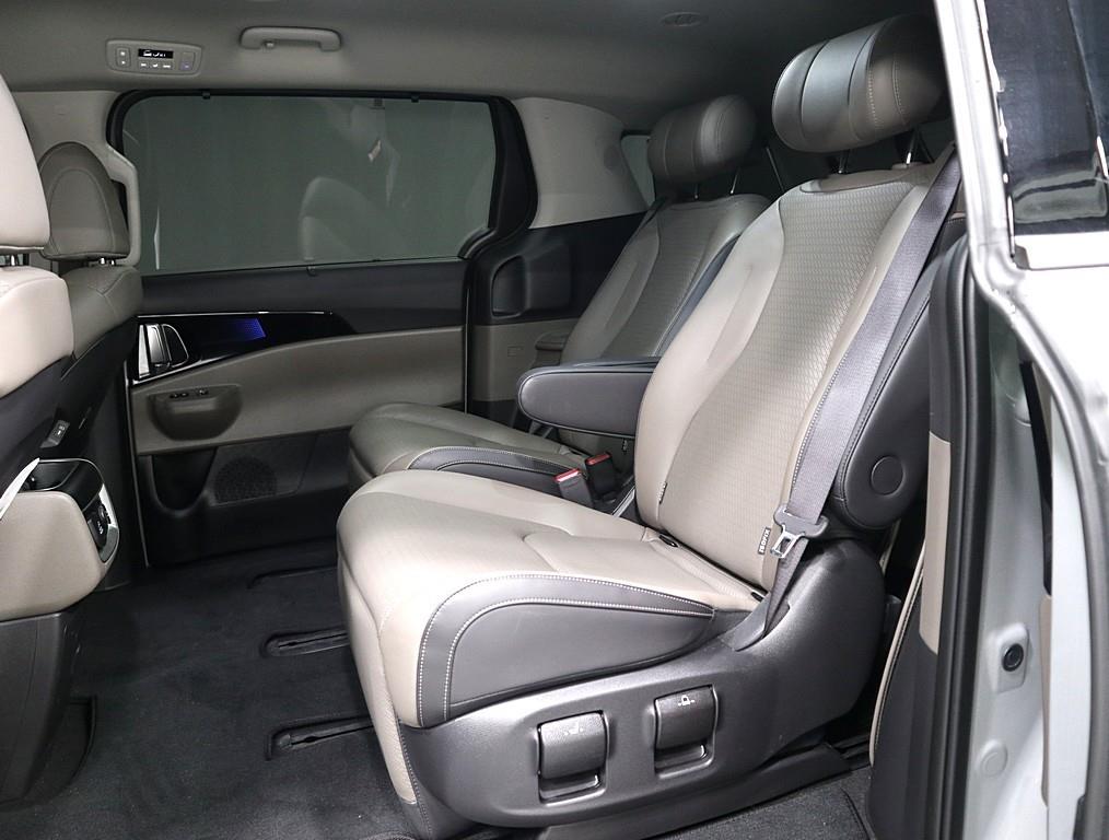 KIA Carnival - Vista 10