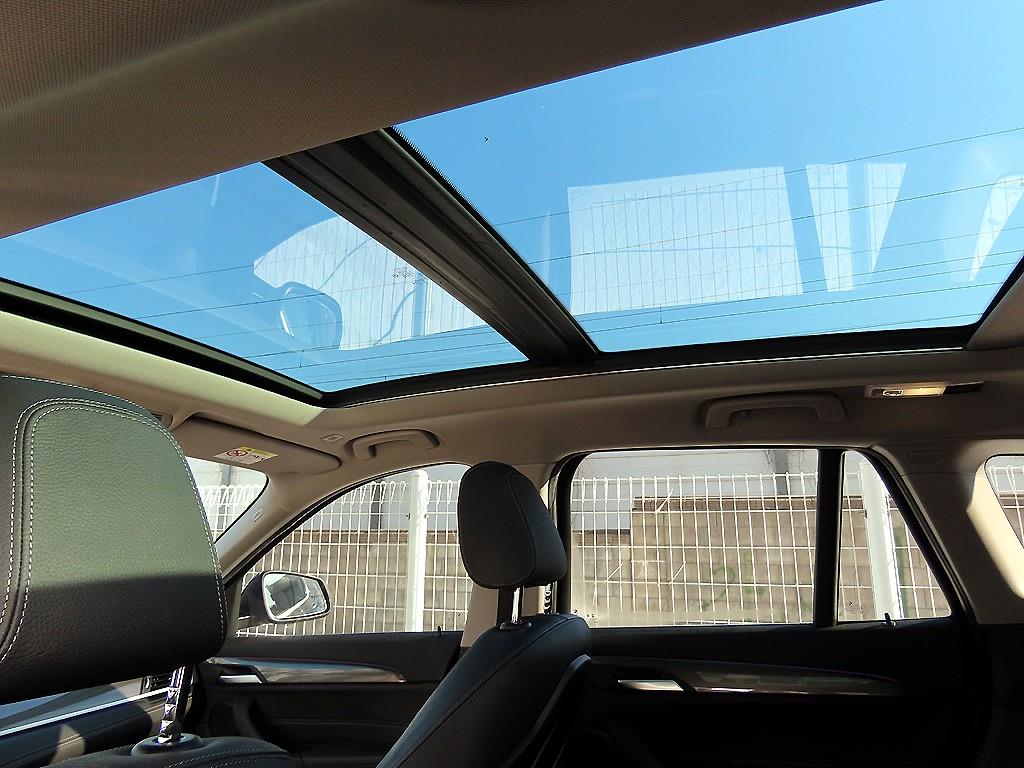 BMW X1 2021 Negro - Importación desde Corea - HF Imports Iquique - Foto 16