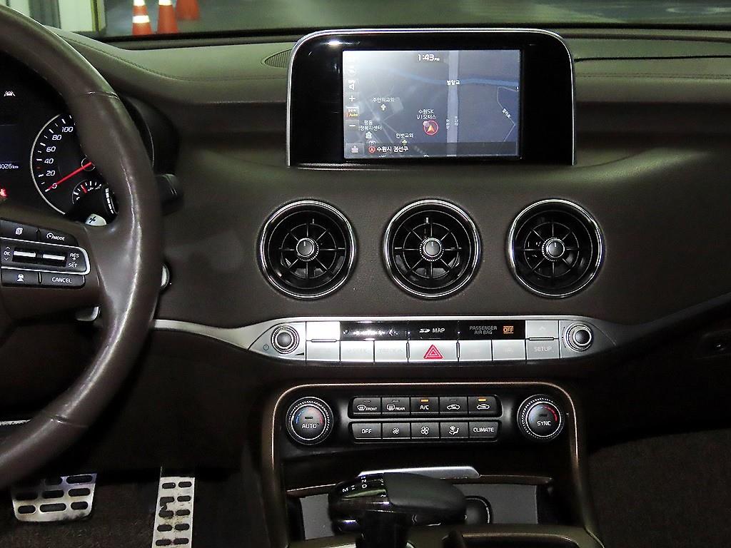 KIA Stinger - Vista 11