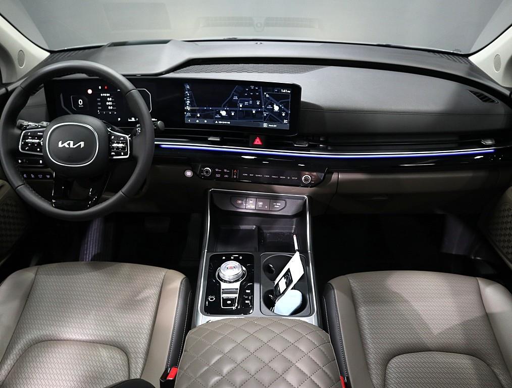 KIA Carnival - Vista 5