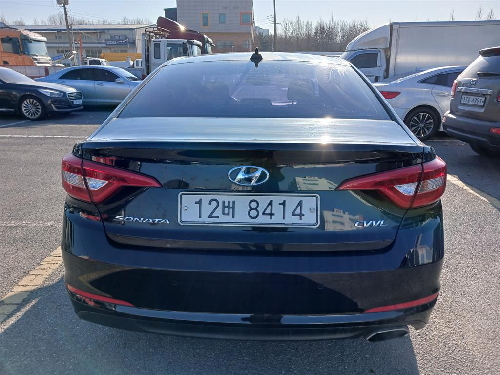 HYUNDAI Sonata - Vista 3