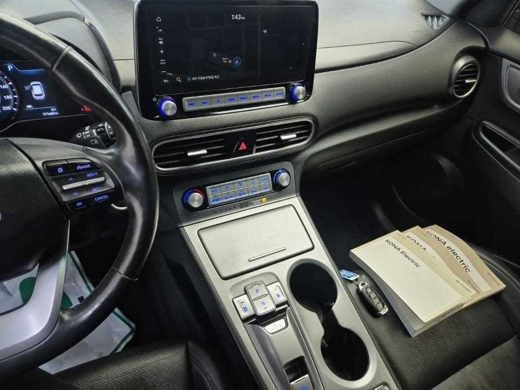 HYUNDAI Kona - Vista 10