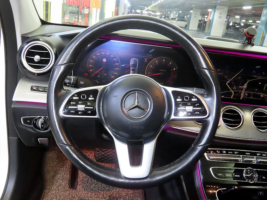 Mercedes Benz E class - Vista 8