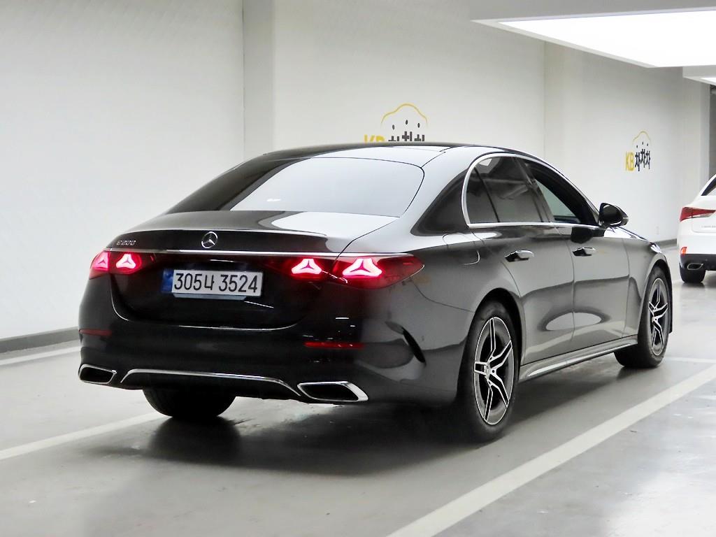 Mercedes Benz E class - Vista 4