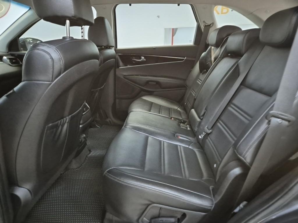 KIA Sorento - Vista 12