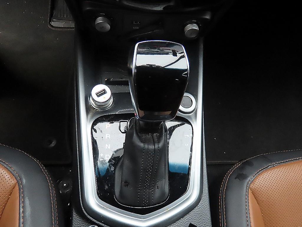 Ssangyong Tivoli - Vista 10