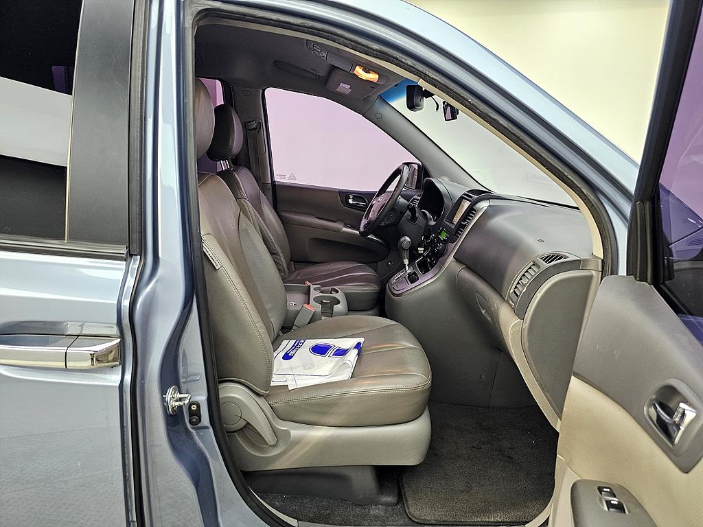 KIA Carnival - Vista 11