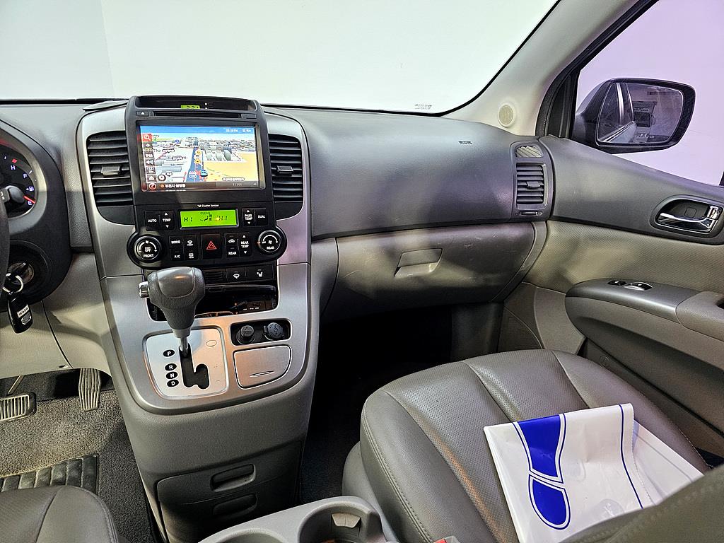 KIA Carnival - Vista 10