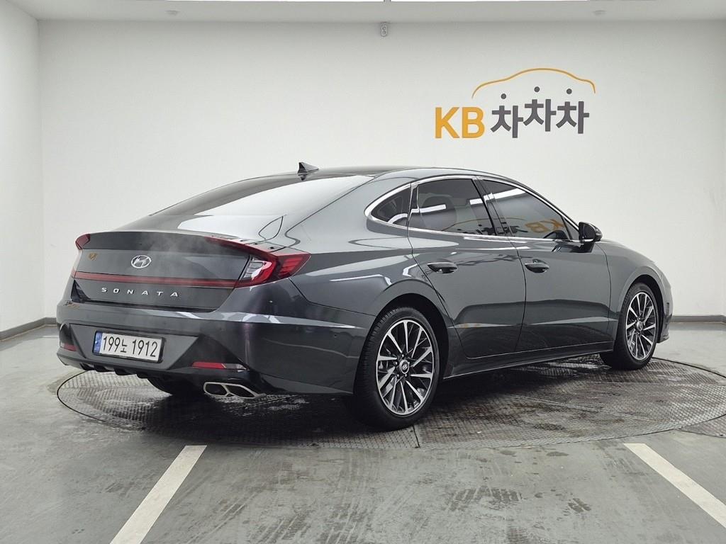 HYUNDAI Sonata - Vista 4