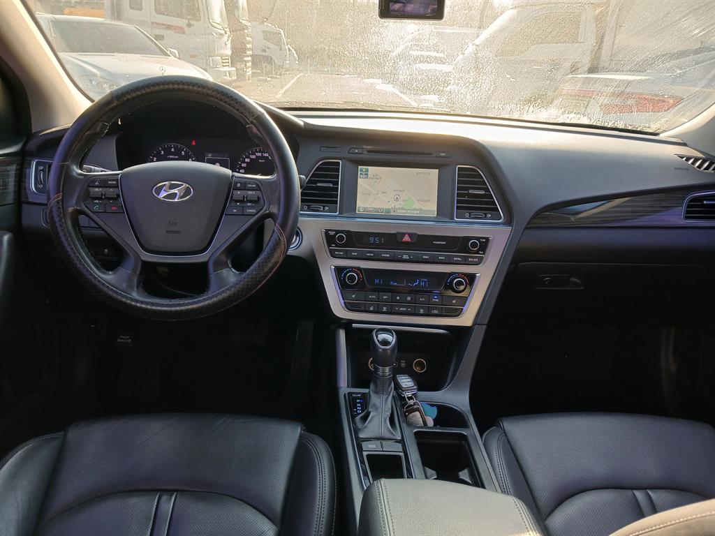 HYUNDAI Sonata - Vista 10