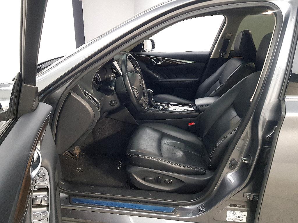 Infiniti Q - Vista 8