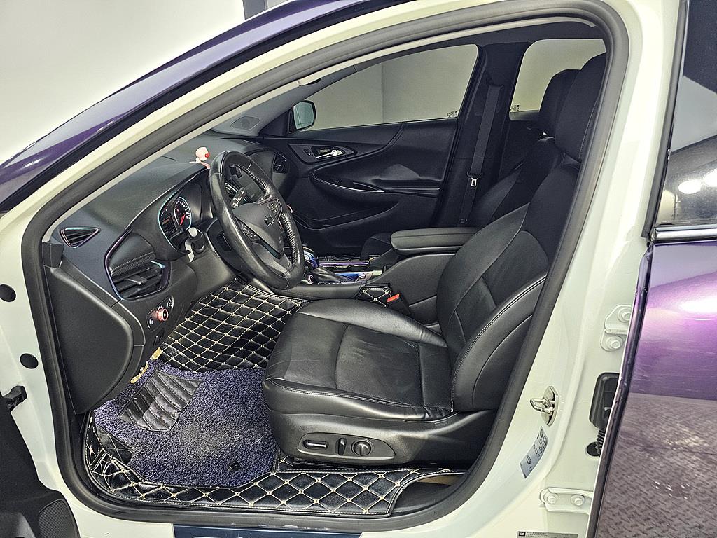 Chevrolet Malibu - Vista 8