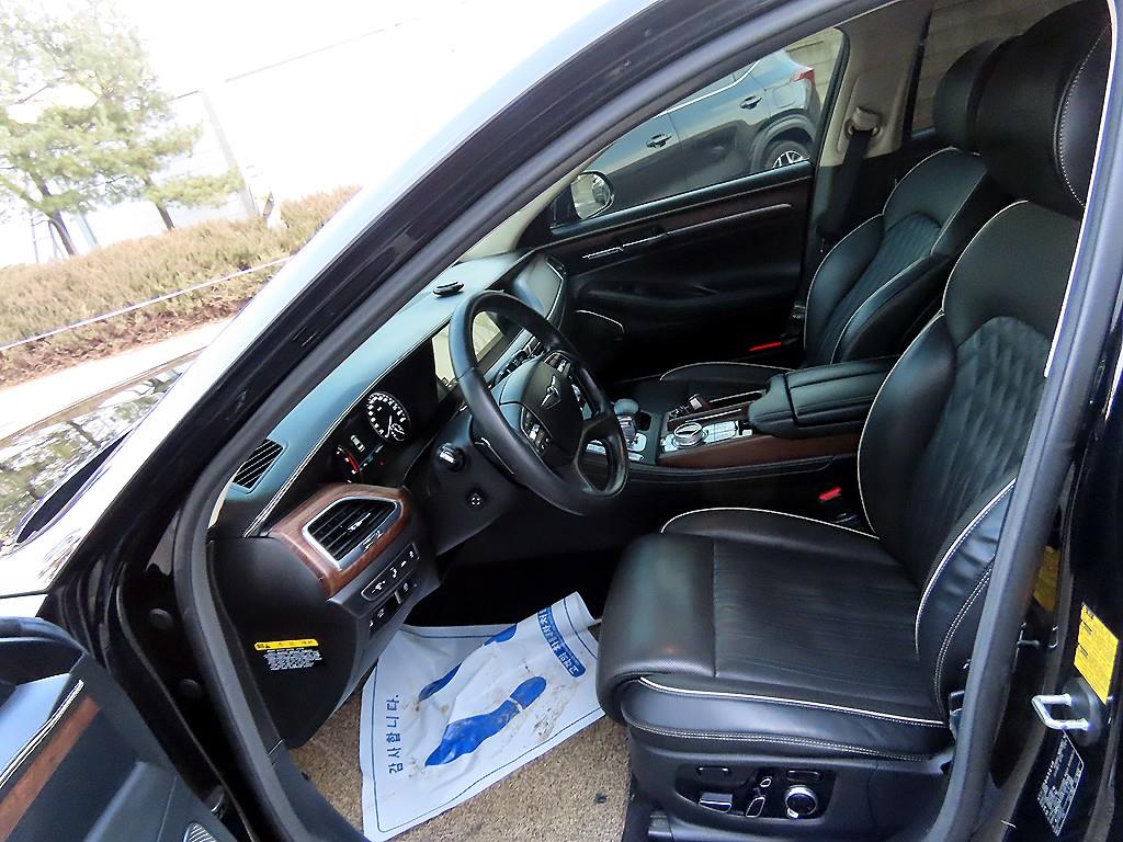 Genesis G90 - Vista 5