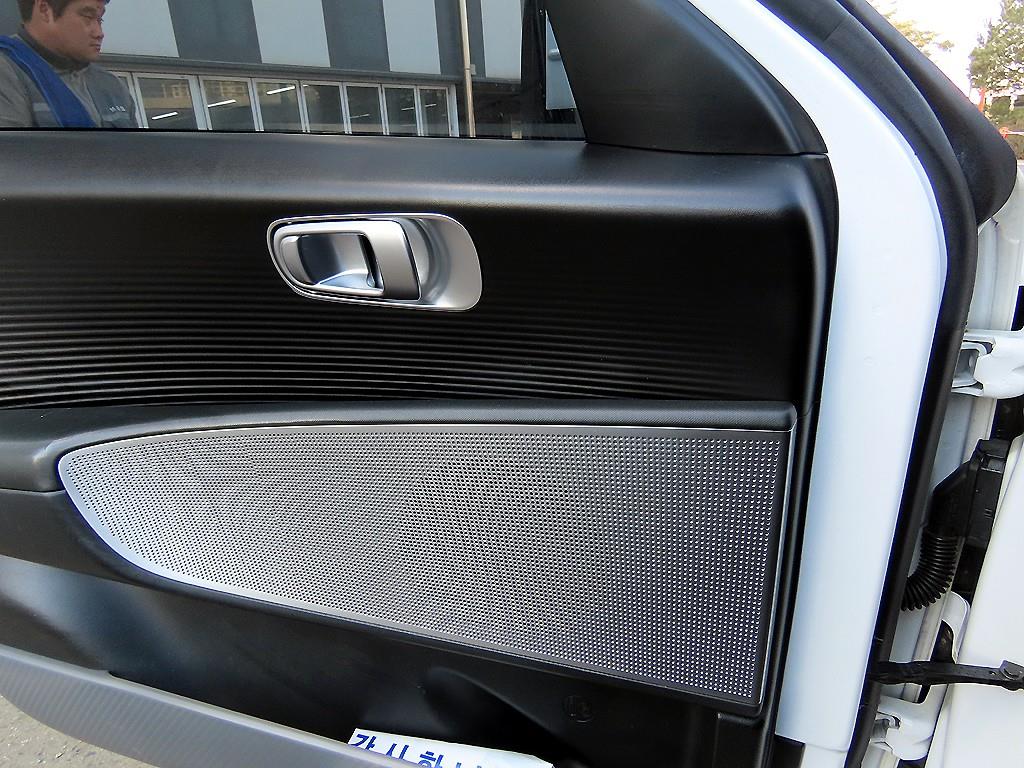 HYUNDAI Ioniq 6 - Vista 11