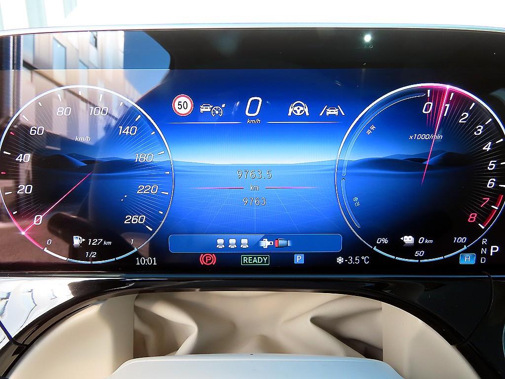 Mercedes Benz E class - Vista 9