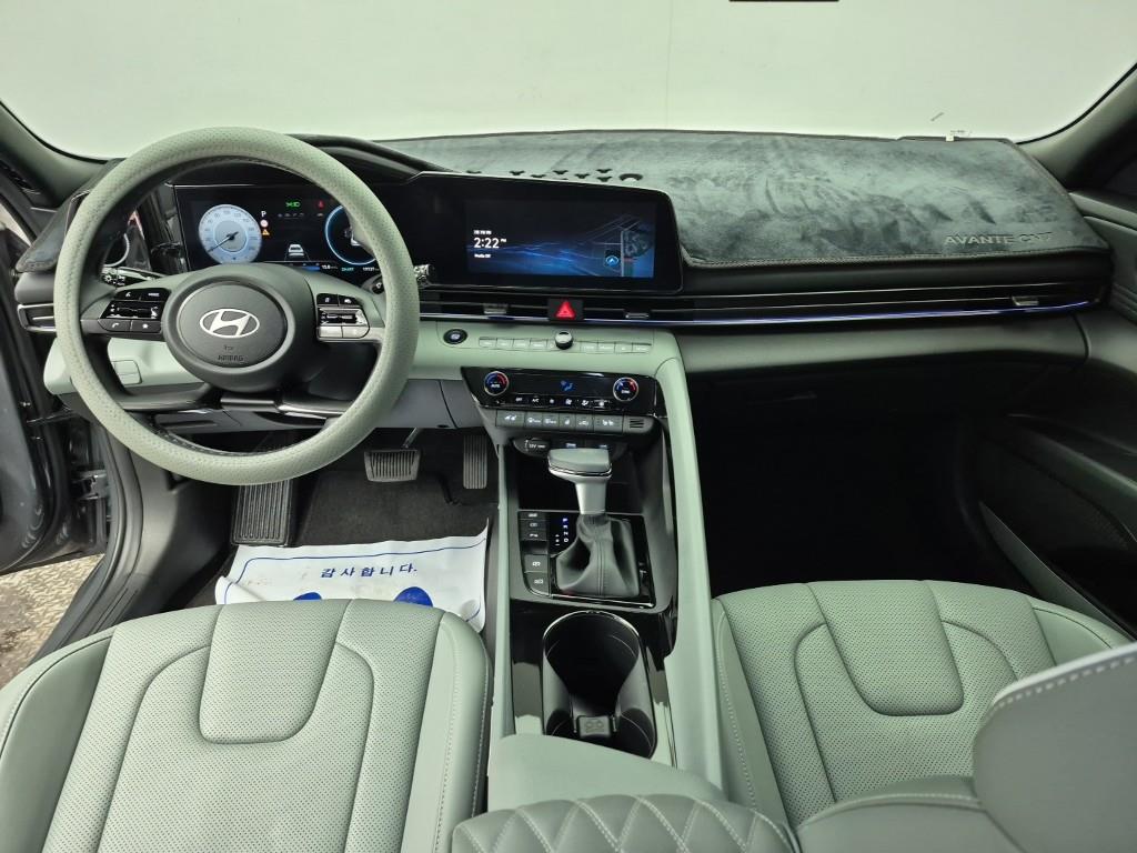 HYUNDAI Avante - Vista 5