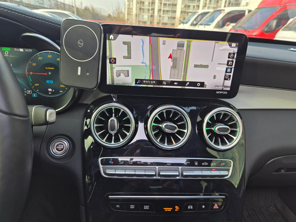 Mercedes Benz GLC Class - Vista 9