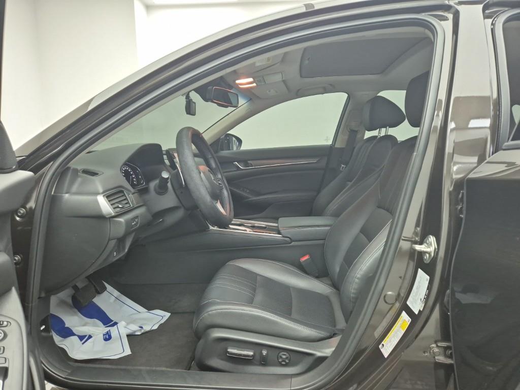 Honda Accord - Vista 11