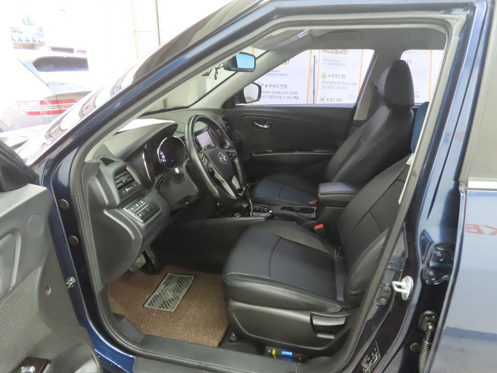 Ssangyong Tivoli - Vista 5