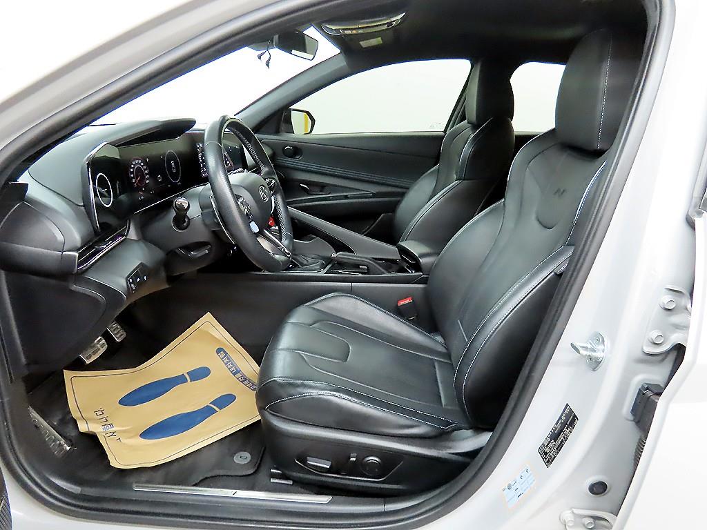 HYUNDAI Avante - Vista 5