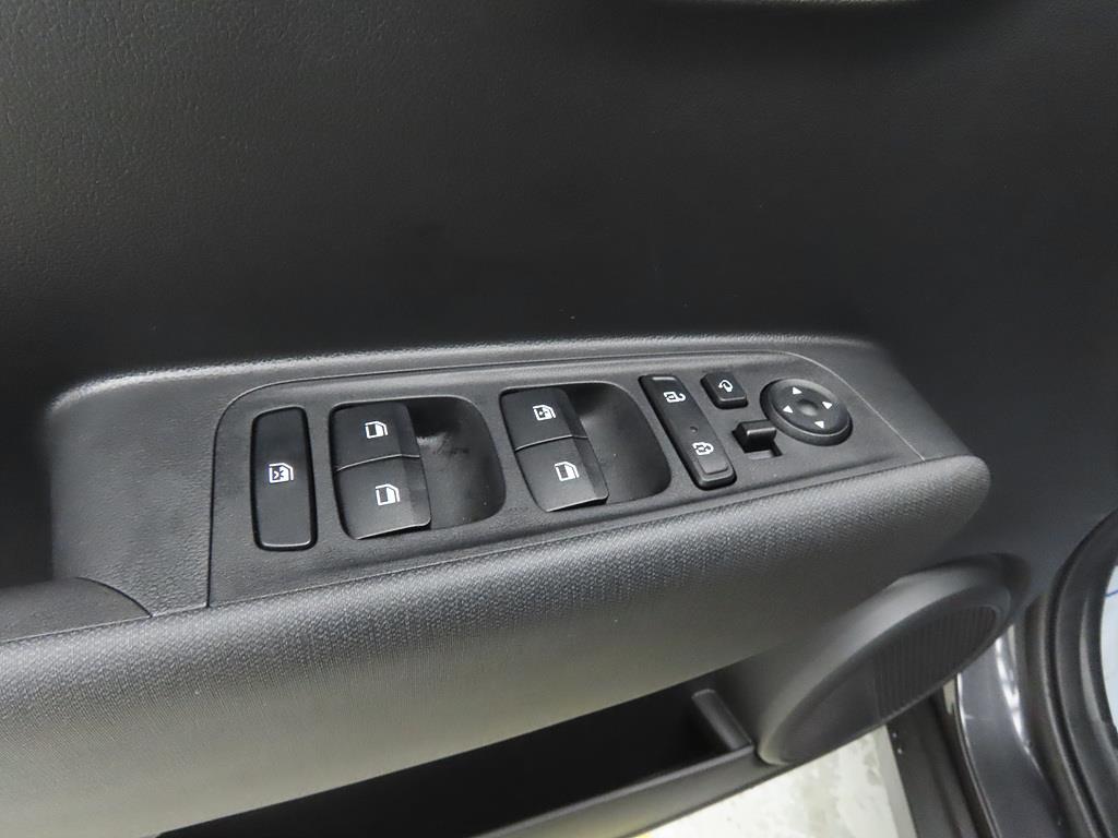 HYUNDAI Casper - Vista 12