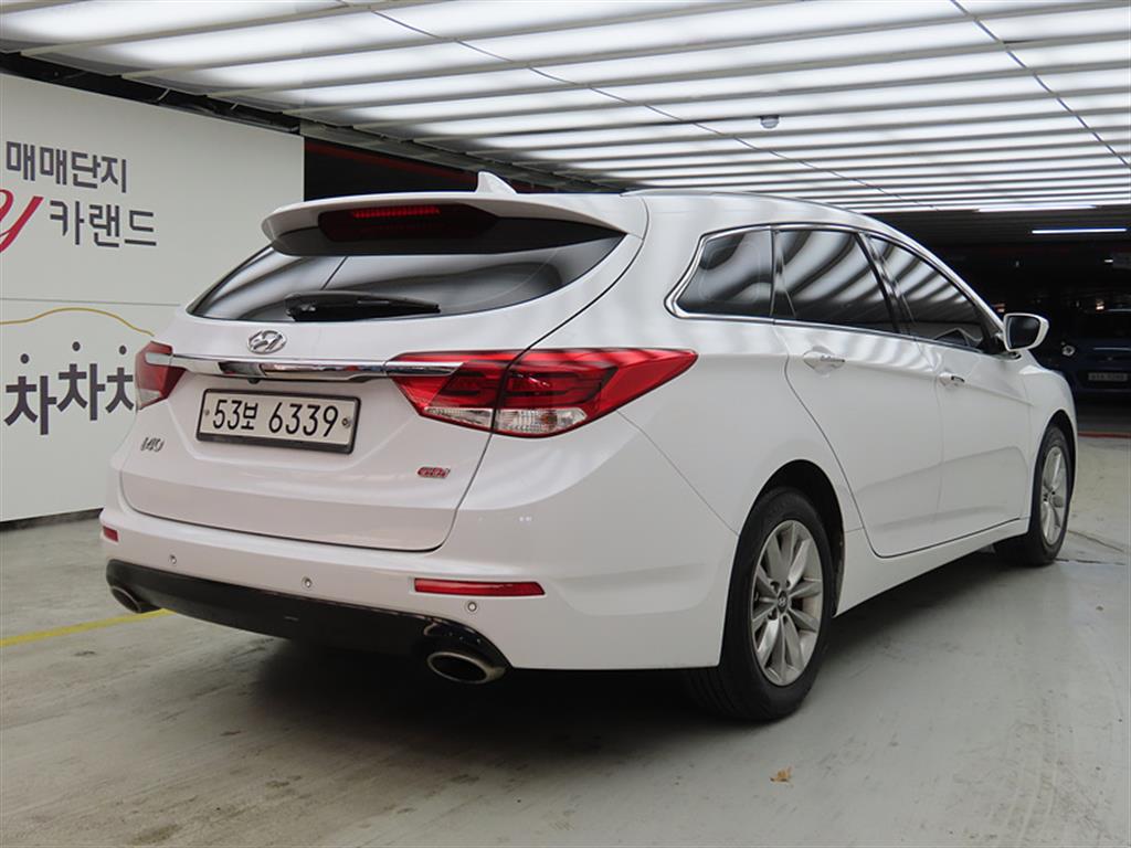 HYUNDAI i40 - Vista 4