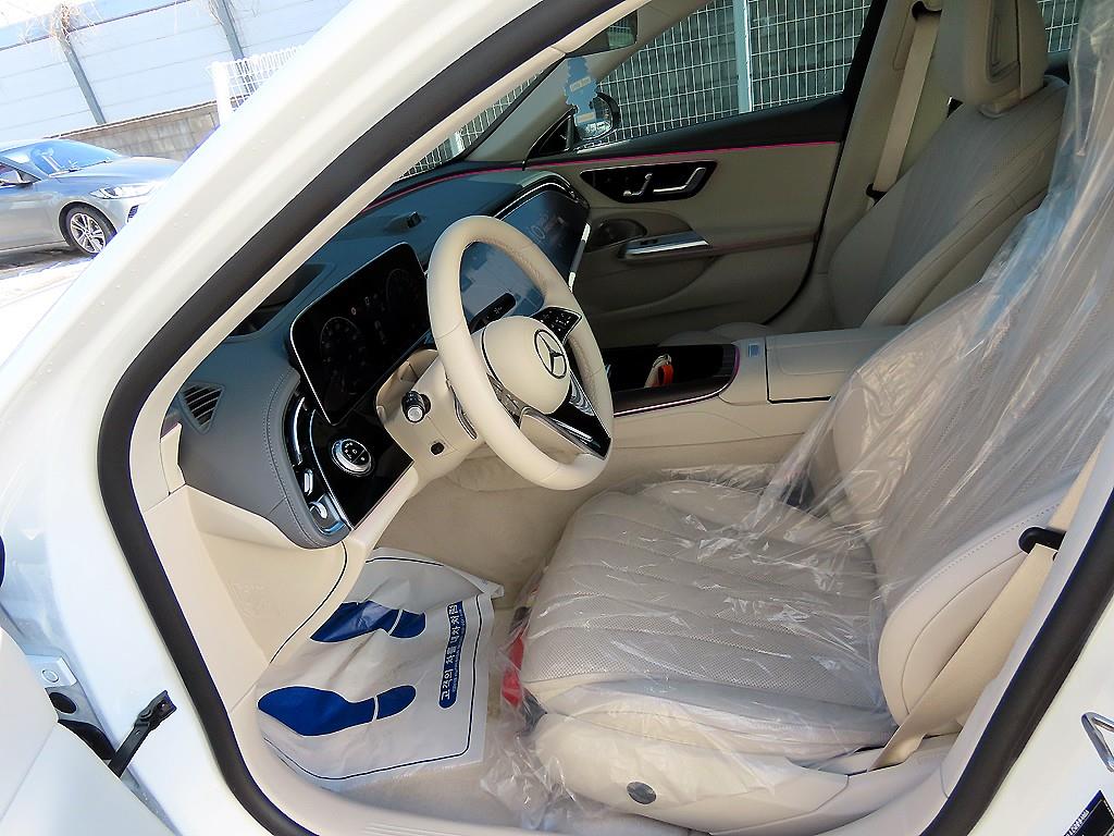 Mercedes Benz E class - Vista 5