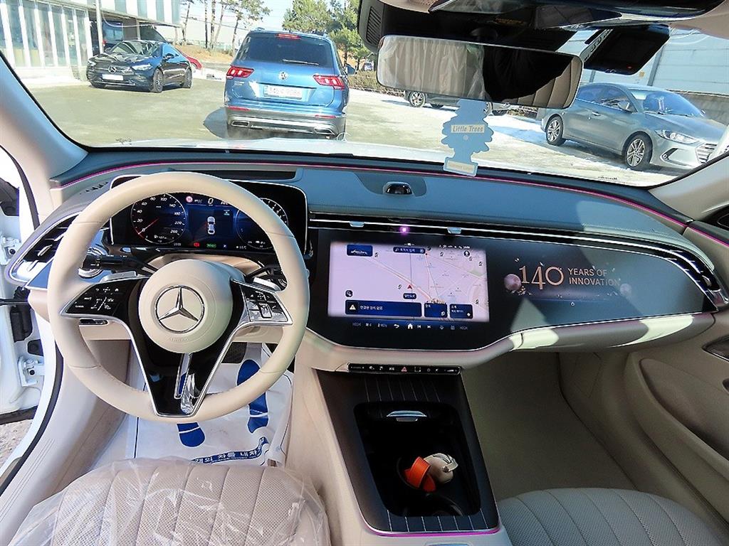 Mercedes Benz E class - Vista 7