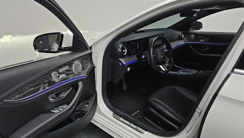 Mercedes Benz E class - Vista 11