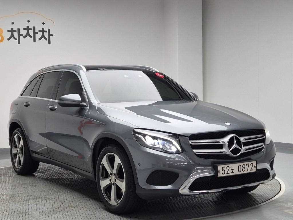 Mercedes Benz GLC Class - Vista 4