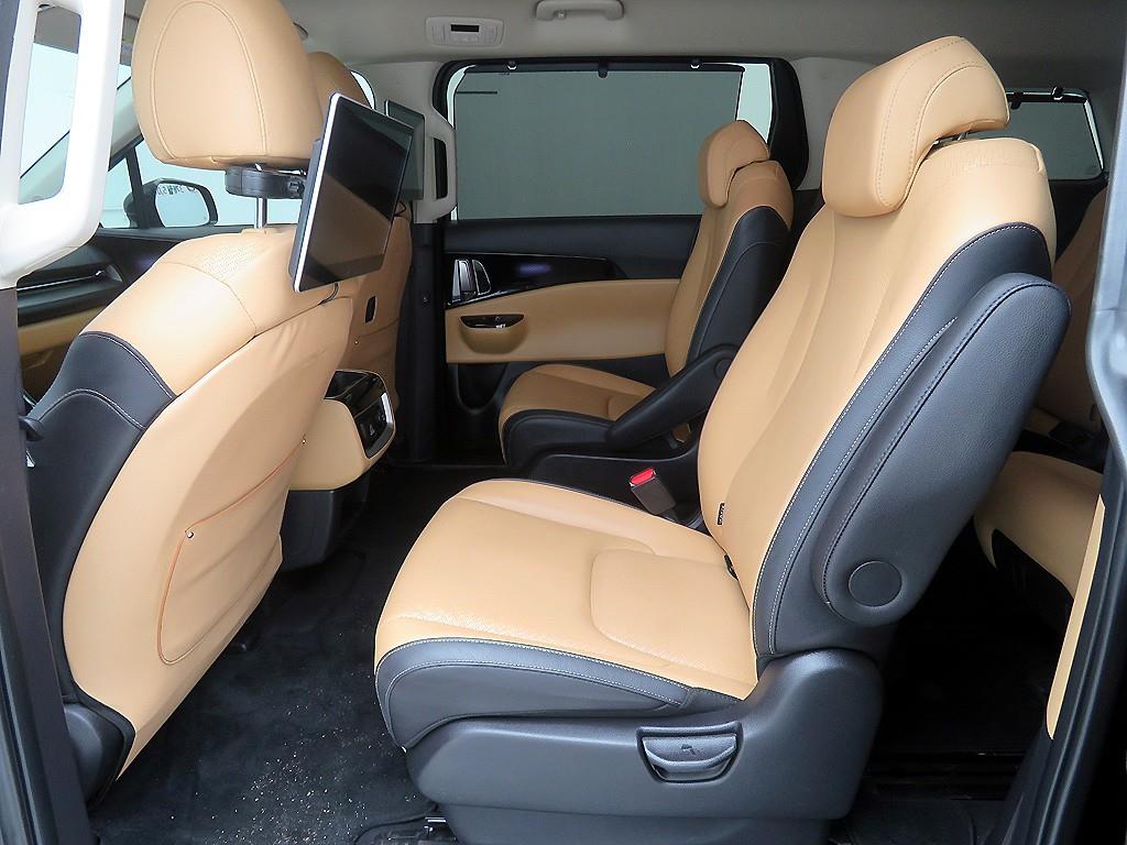 KIA Carnival - Vista 8