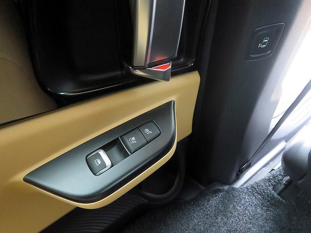 KIA Carnival - Vista 9