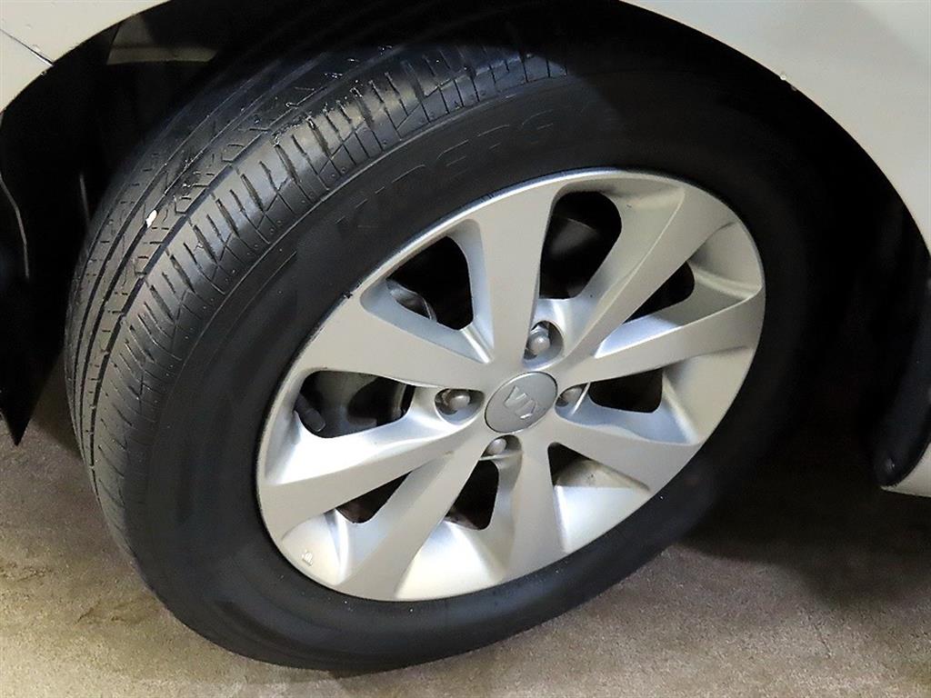 KIA Pride 2014 Plateado - Importación desde Corea - HF Imports Iquique - Foto 19