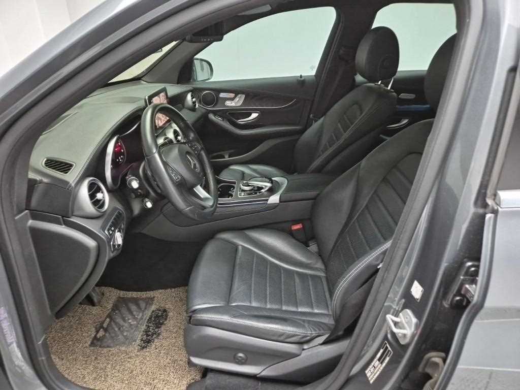 Mercedes Benz GLC Class - Vista 11