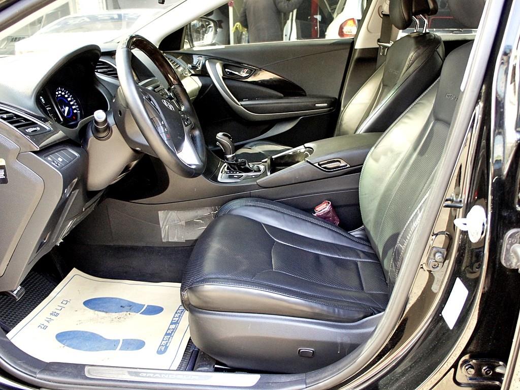 HYUNDAI Grandeur - Vista 9