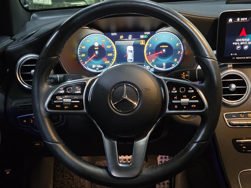 Mercedes Benz GLC Class - Vista 9