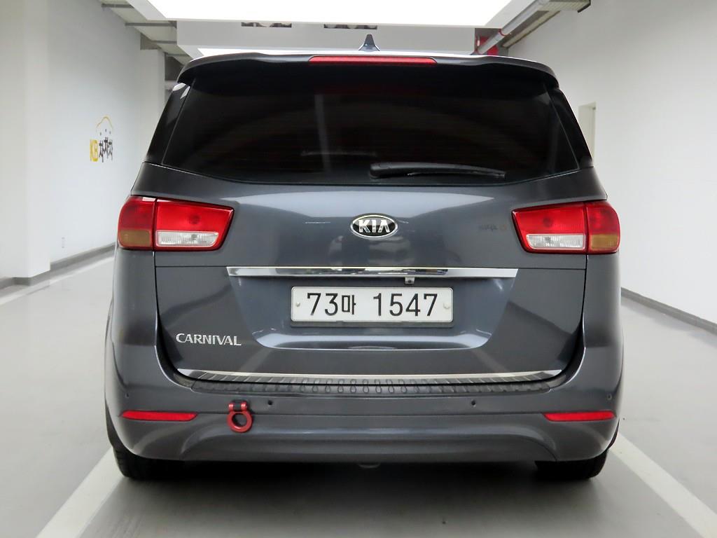 KIA Carnival - Vista 3