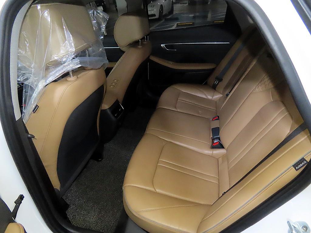 HYUNDAI Sonata - Vista 7