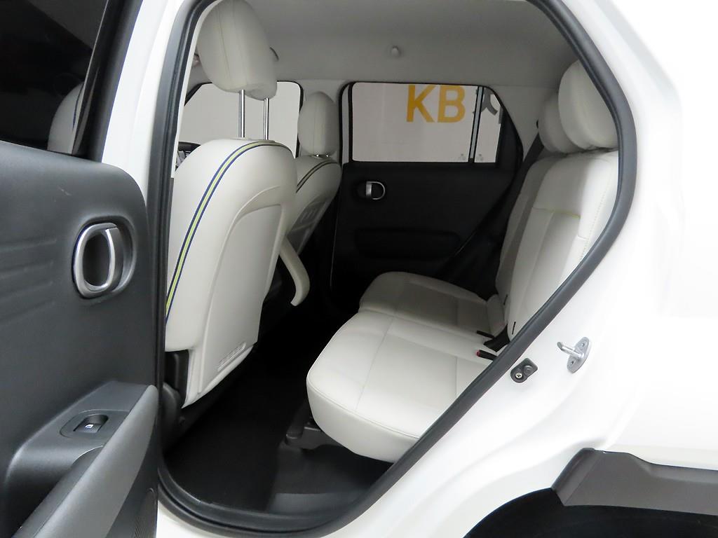 HYUNDAI Casper - Vista 12