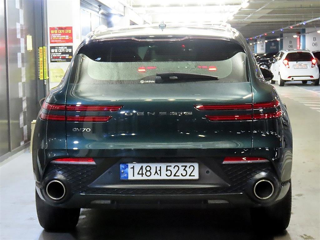 Genesis GV70 - Vista 5