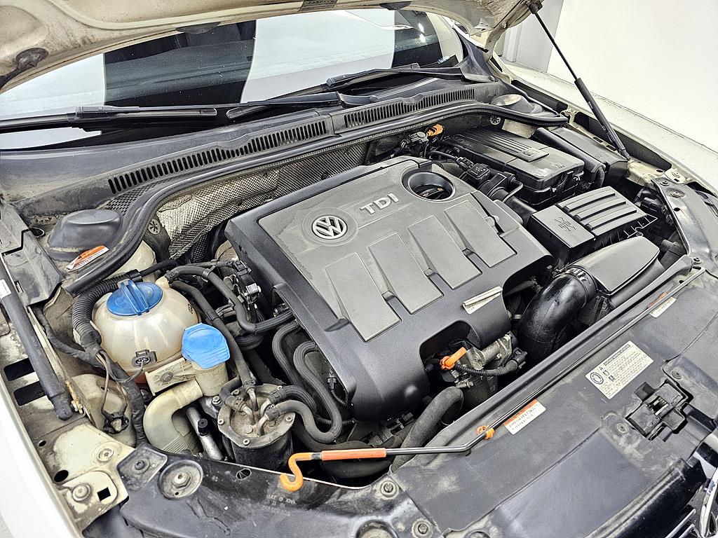 Volkswagen Jetta - Vista 6