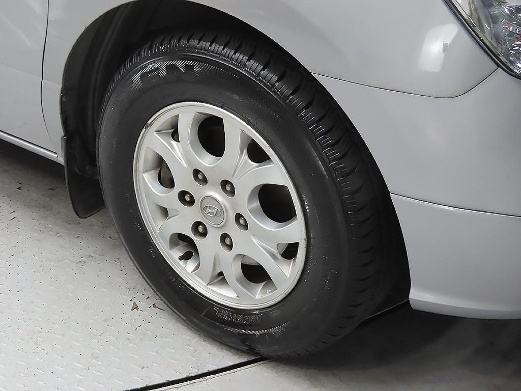 HYUNDAI Starex - Vista 9