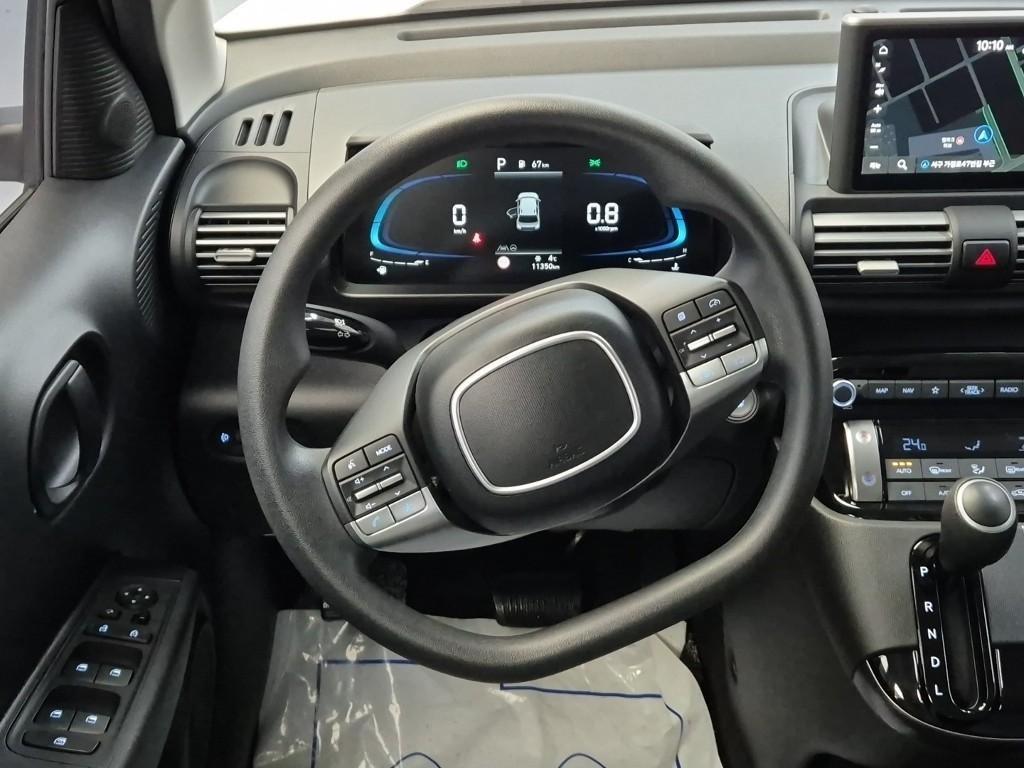 HYUNDAI Casper - Vista 9