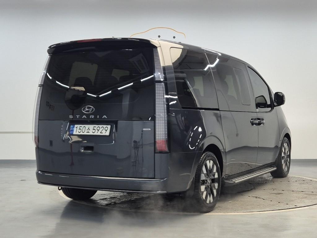 HYUNDAI Staria - Vista 3
