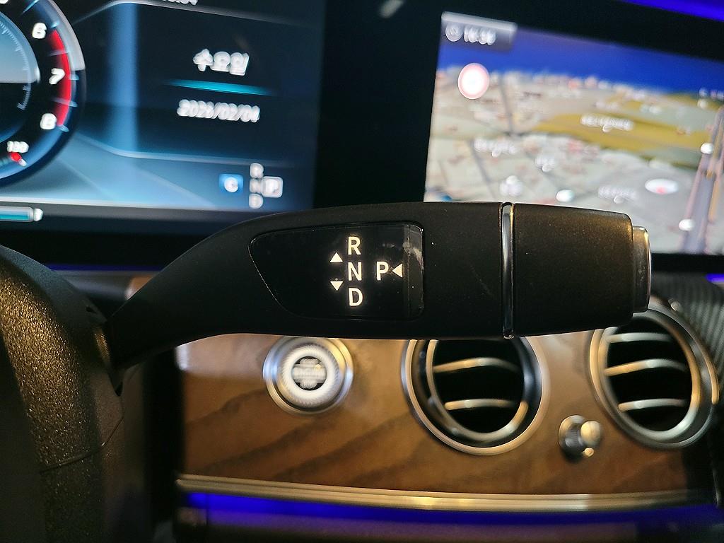 Mercedes Benz E class - Vista 12