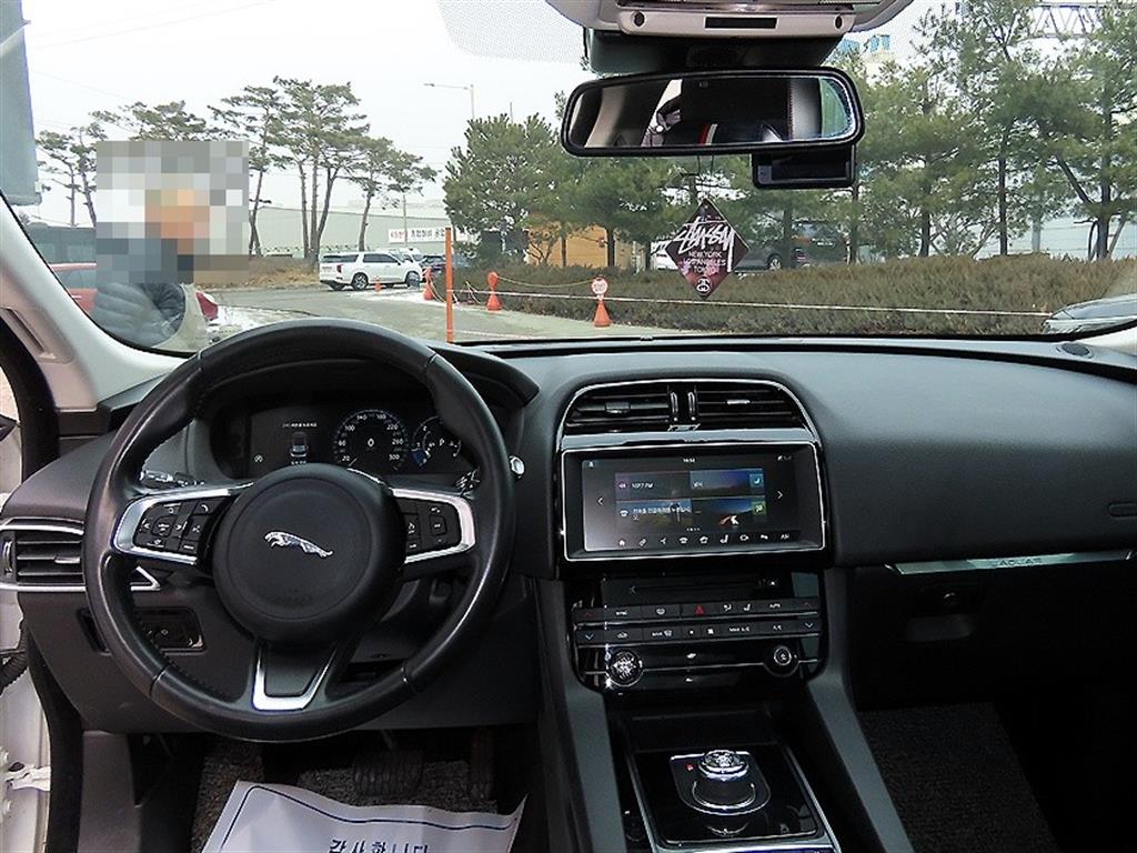 Jaguar F-PACE - Vista 7