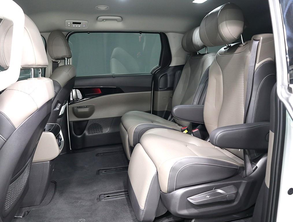 KIA Carnival - Vista 10