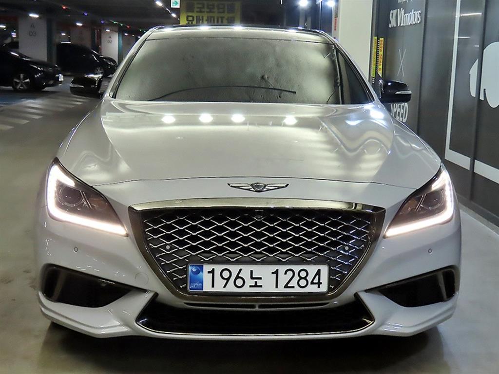 HYUNDAI Genesis - Vista 2