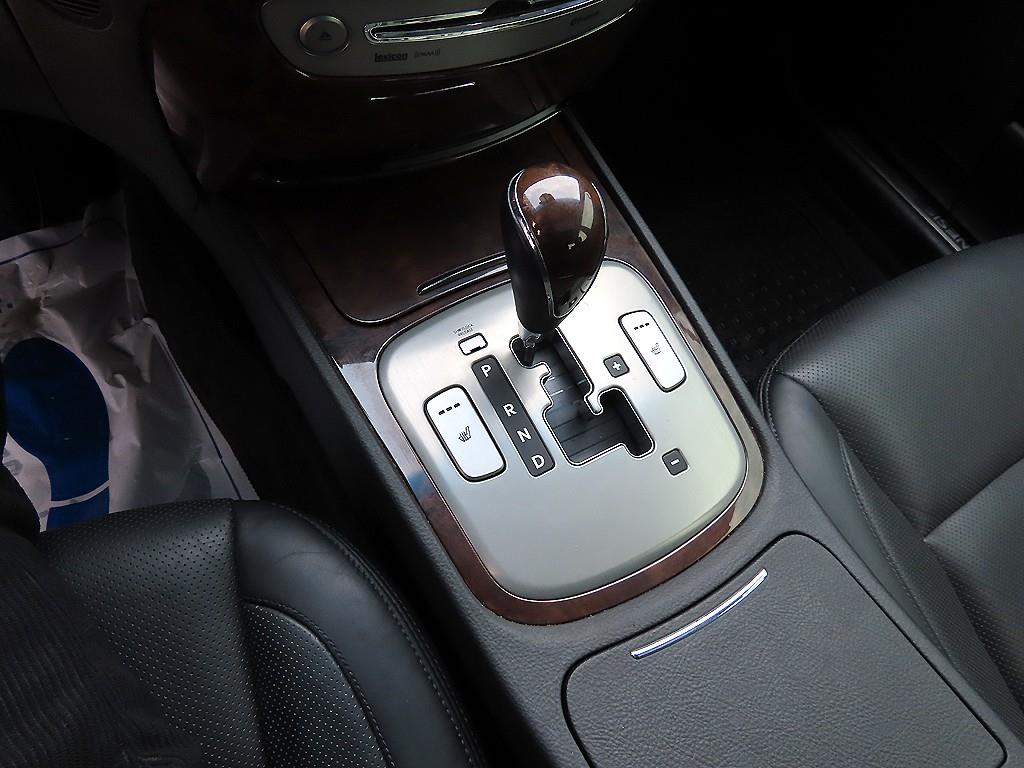 HYUNDAI Genesis - Vista 10